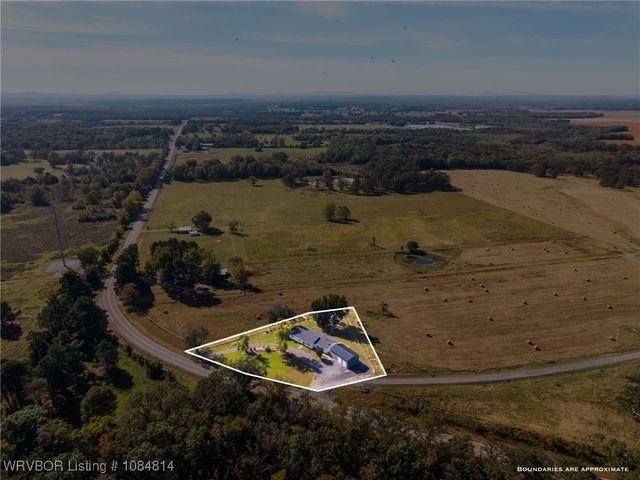 6415 N Highway 96, Lavaca, AR 72941