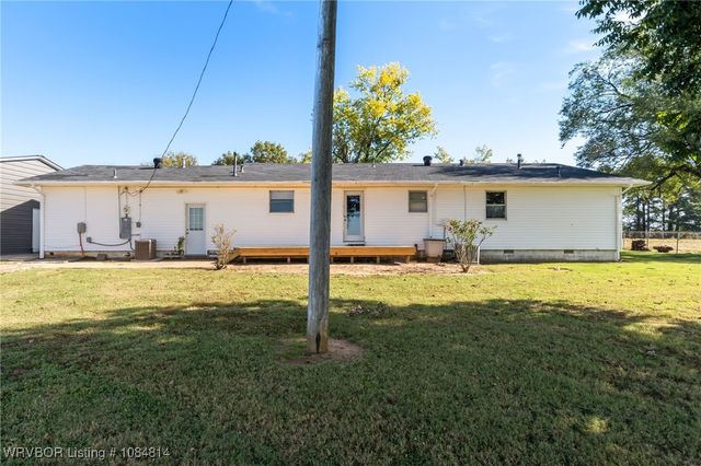 6415 N Highway 96, Lavaca, AR 72941