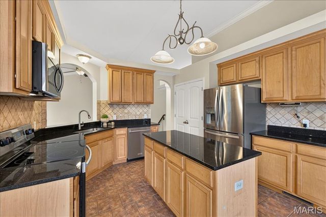 4216 Broken Rock Drive, Wentzville, MO 63385