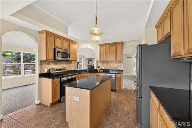 4216 Broken Rock Drive, Wentzville, MO 63385