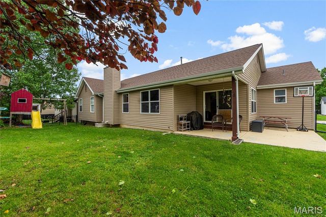 4216 Broken Rock Drive, Wentzville, MO 63385