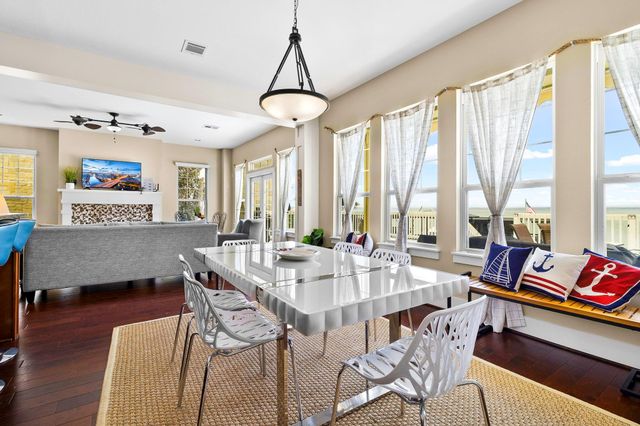 428 Bridgelanding, Onalaska, TX 77360