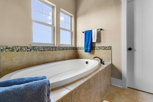 428 Bridgelanding, Onalaska, TX 77360