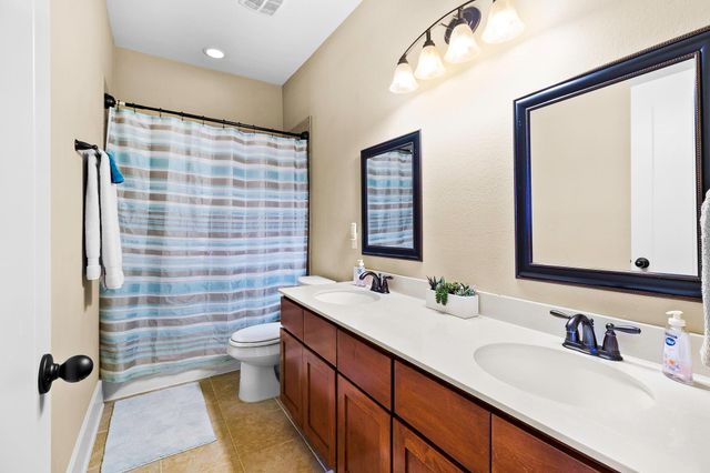 428 Bridgelanding, Onalaska, TX 77360