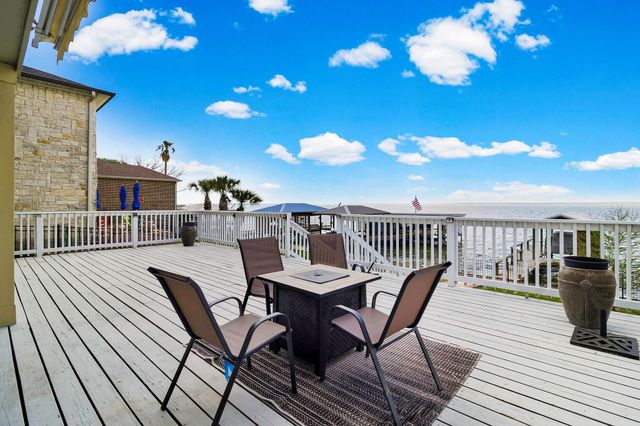 428 Bridgelanding, Onalaska, TX 77360