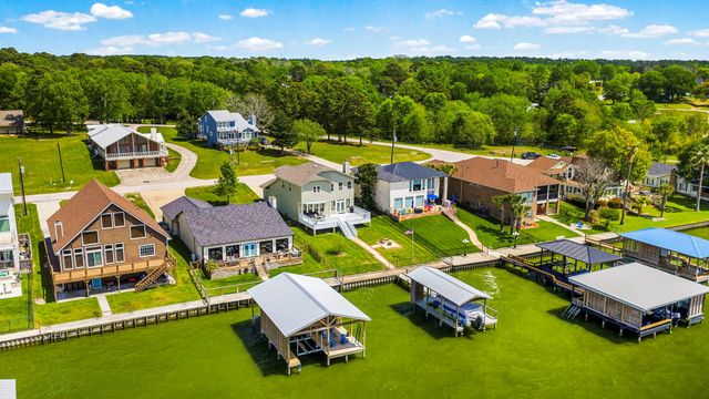 428 Bridgelanding, Onalaska, TX 77360