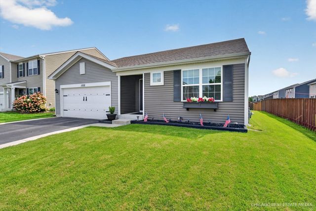 1002 Chestnut Drive, Pingree Grove, IL 60140