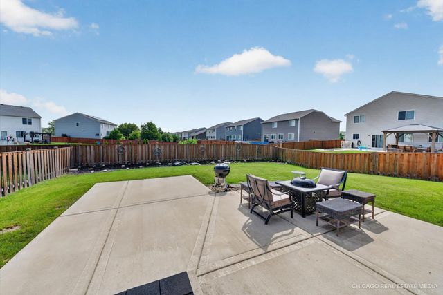 1002 Chestnut Drive, Pingree Grove, IL 60140