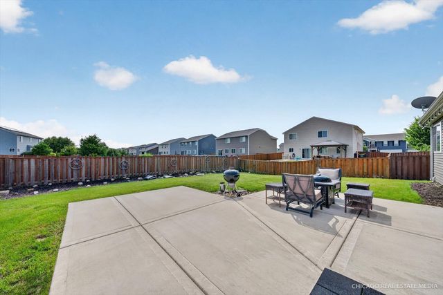1002 Chestnut Drive, Pingree Grove, IL 60140