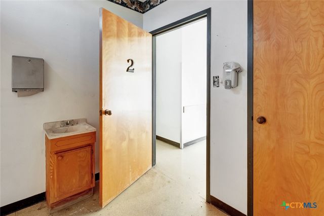 104 Teakwood Drive, Victoria, TX 77901