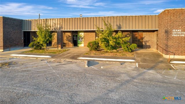 104 Teakwood Drive, Victoria, TX 77901