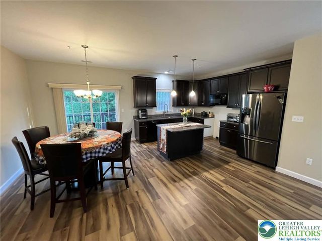 2290 Rising Hill Road, Whitehall Twp, PA 18052