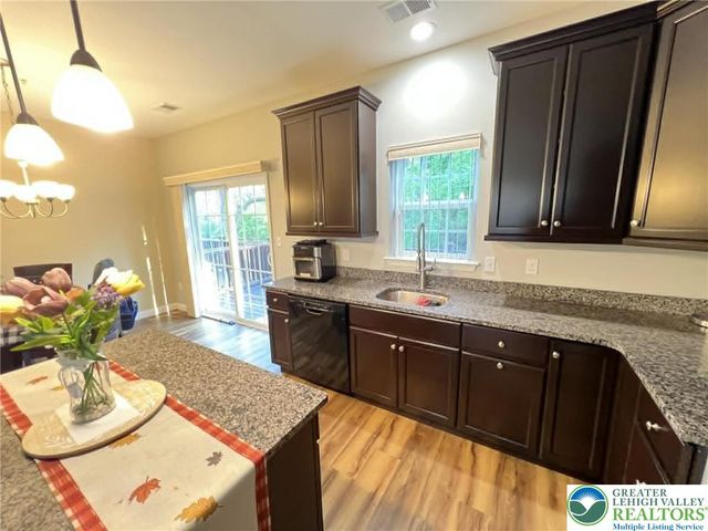 2290 Rising Hill Road, Whitehall Twp, PA 18052