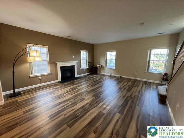 2290 Rising Hill Road, Whitehall Twp, PA 18052