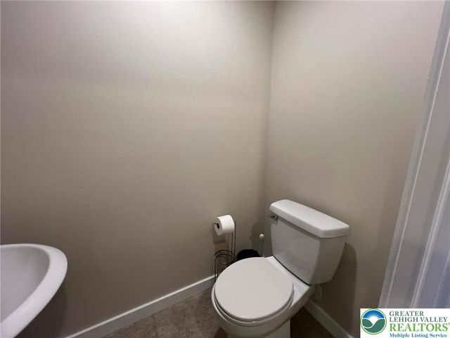 2290 Rising Hill Road, Whitehall Twp, PA 18052