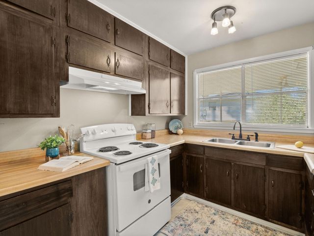 214 Cain Ave, Deridder, LA 70634