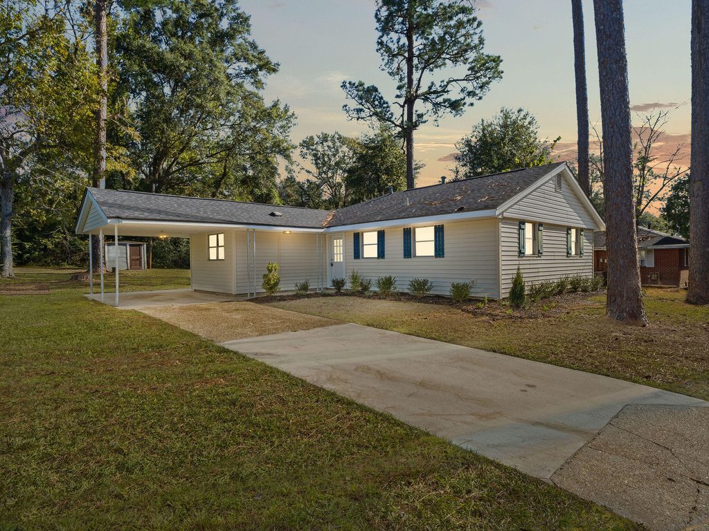 214 Cain Ave, Deridder, LA 70634