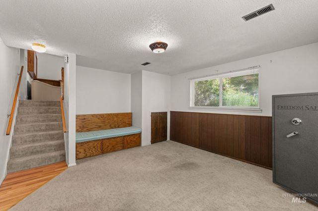 1535 Princeton Dr, Twin Falls, ID 83301