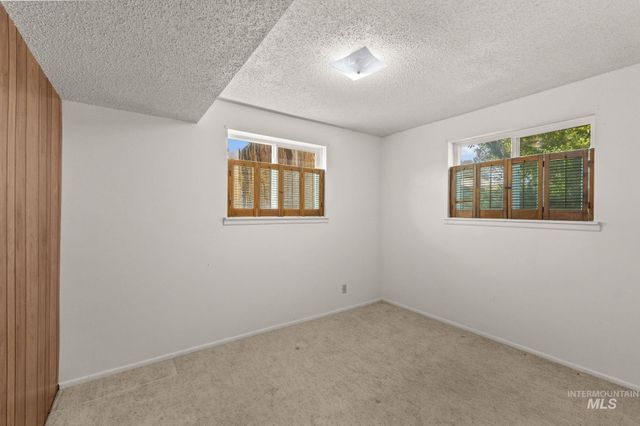 1535 Princeton Dr, Twin Falls, ID 83301