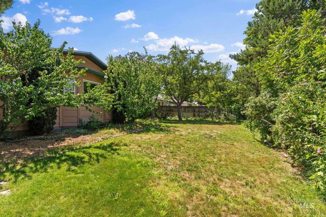 1535 Princeton Dr, Twin Falls, ID 83301