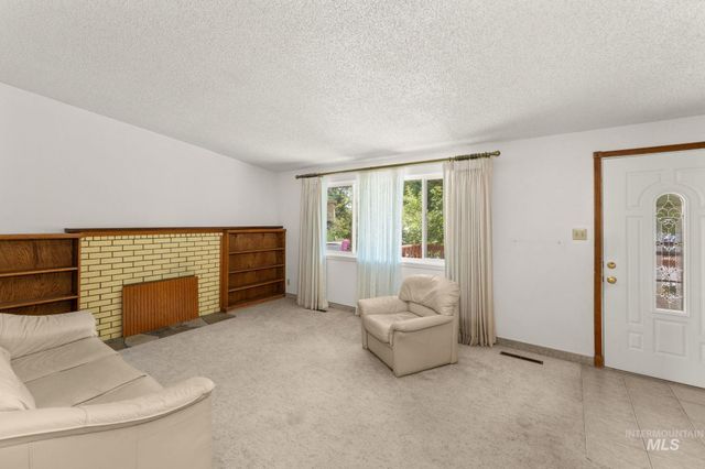 1535 Princeton Dr, Twin Falls, ID 83301