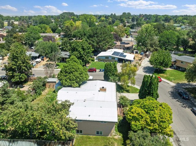 1535 Princeton Dr, Twin Falls, ID 83301