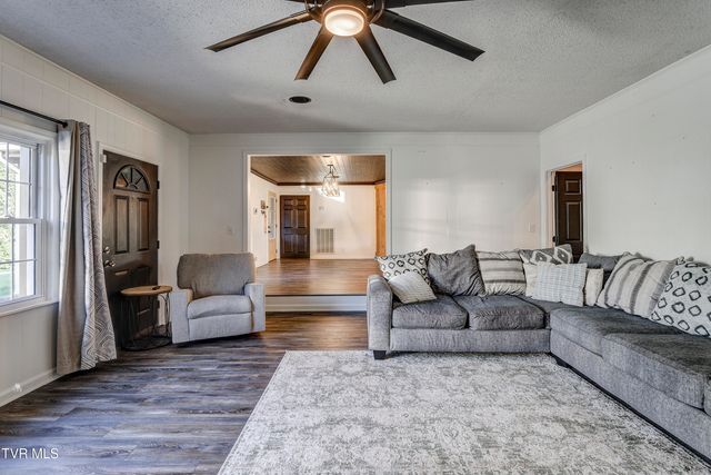 110 Hopeville Avenue, Greeneville, TN 37745