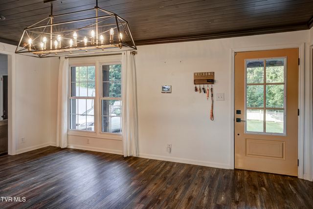 110 Hopeville Avenue, Greeneville, TN 37745