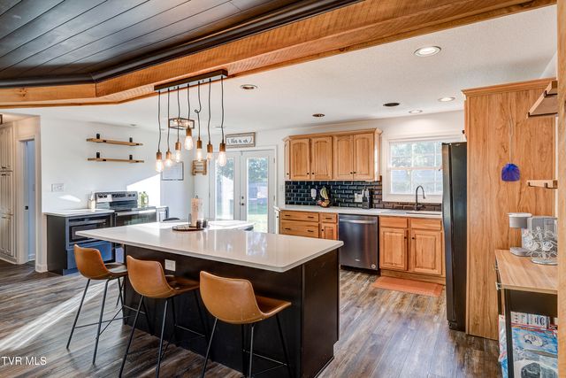 110 Hopeville Avenue, Greeneville, TN 37745