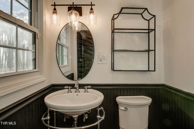 110 Hopeville Avenue, Greeneville, TN 37745