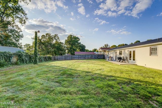 110 Hopeville Avenue, Greeneville, TN 37745