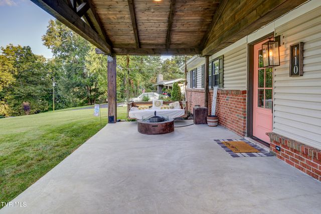 110 Hopeville Avenue, Greeneville, TN 37745