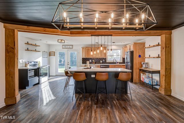 110 Hopeville Avenue, Greeneville, TN 37745