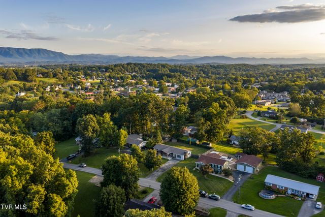 110 Hopeville Avenue, Greeneville, TN 37745