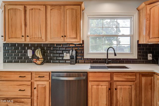 110 Hopeville Avenue, Greeneville, TN 37745