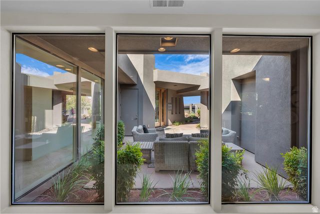 2047 W COUGAR ROCK CIR, St. George, UT 84770