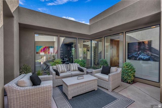 2047 W COUGAR ROCK CIR, St. George, UT 84770