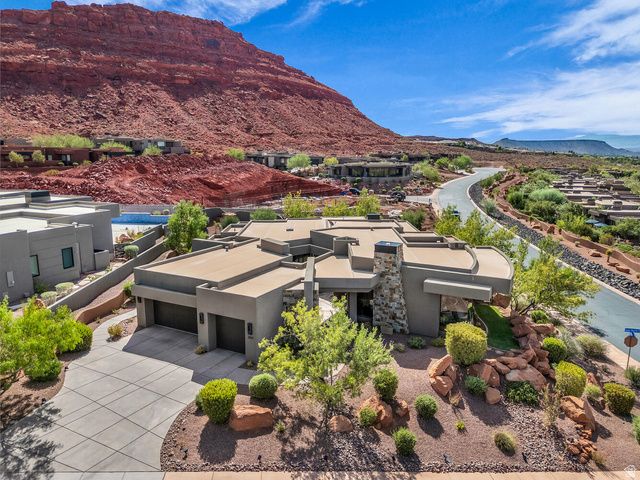 2047 W COUGAR ROCK CIR, St. George, UT 84770