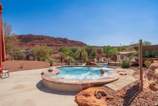 2047 W COUGAR ROCK CIR, St. George, UT 84770