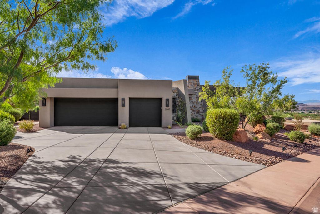 2047 W COUGAR ROCK CIR, St. George, UT 84770