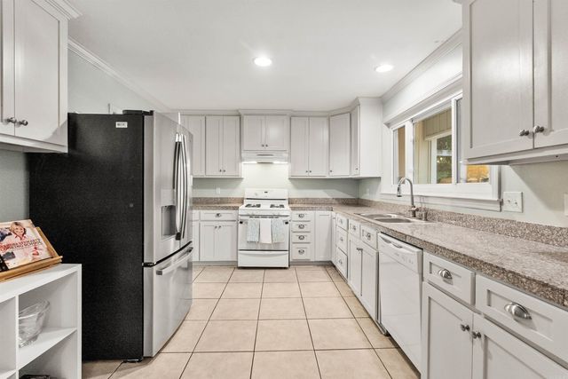 1409 PINE VALLEY Road, Little Rock, AR 72207