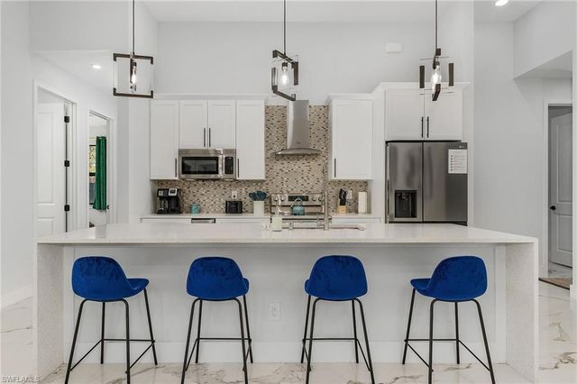 1925 SW 3rd TER, Cape Coral, FL 33991