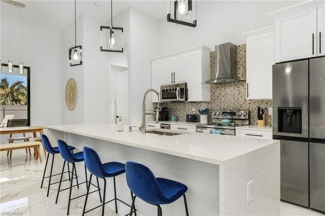 1925 SW 3rd TER, Cape Coral, FL 33991