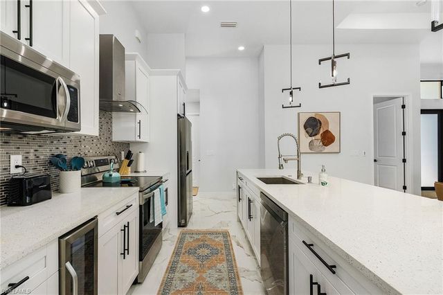 1925 SW 3rd TER, Cape Coral, FL 33991