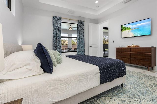 1925 SW 3rd TER, Cape Coral, FL 33991