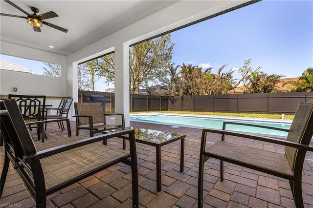 1925 SW 3rd TER, Cape Coral, FL 33991