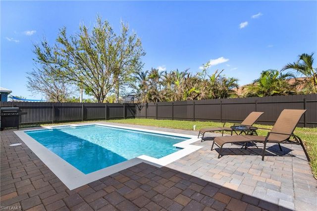 1925 SW 3rd TER, Cape Coral, FL 33991