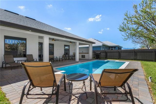 1925 SW 3rd TER, Cape Coral, FL 33991