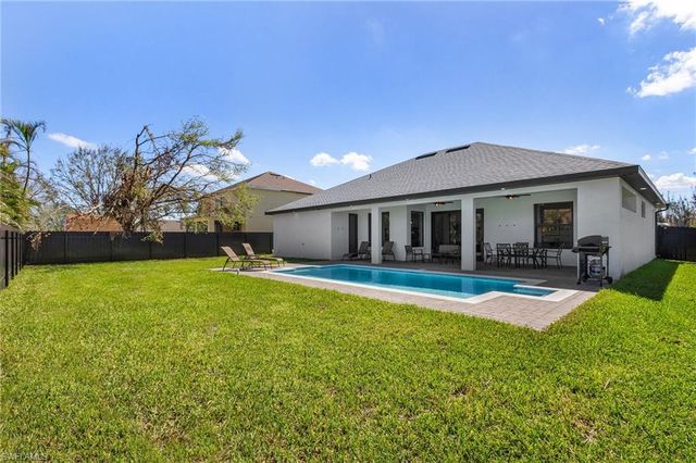 1925 SW 3rd TER, Cape Coral, FL 33991