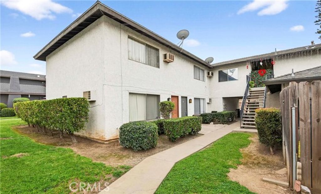 160 Greentree Lane, La Habra, CA 90631